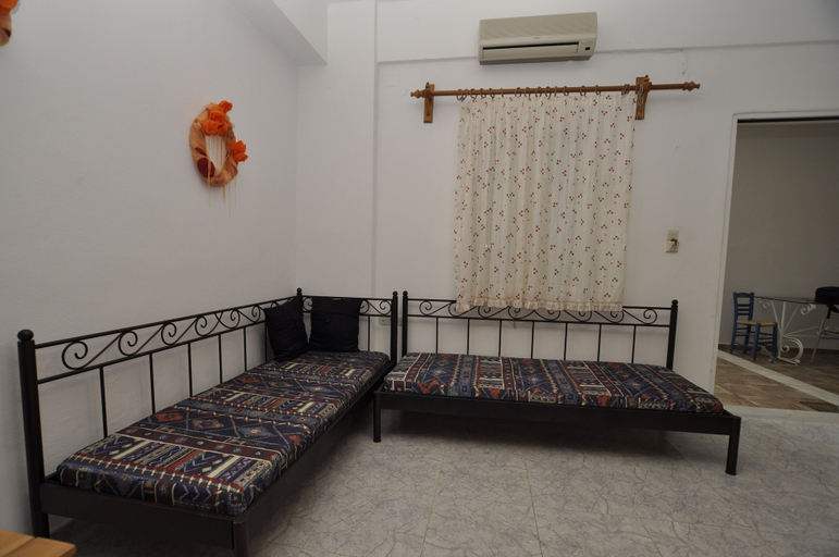 Bedroom 2, Manos Syros, South Aegean