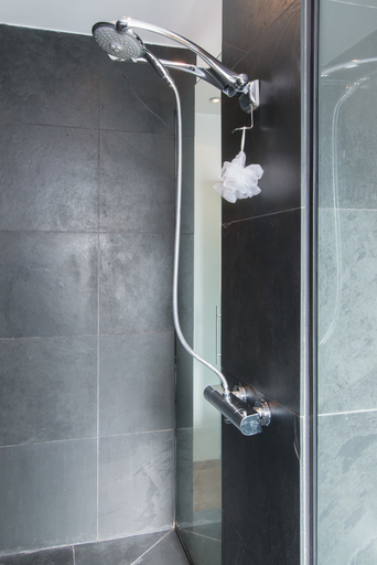 Bathroom 3, App De Panne 2, West-Vlaanderen