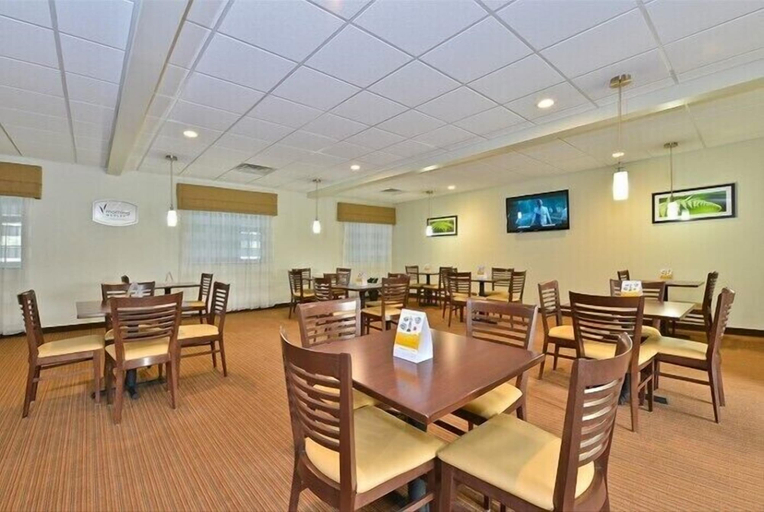Food & Drinks 4, Sleep Inn & Suites Harrisburg - Hershey North, Dauphin