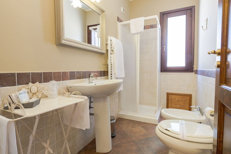 Bathroom 5, Hotel Villa Calandrino, Agrigento