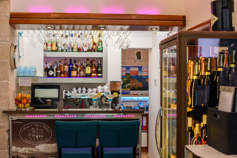 Food & Drinks 5, Hotel Sikaa, Trogir