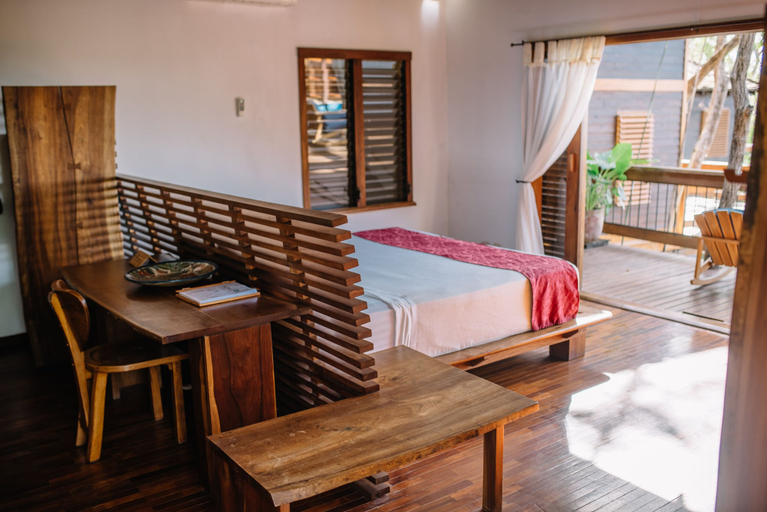 Bedroom 4, Aqua Oceanfront Hotel Resort, Tola