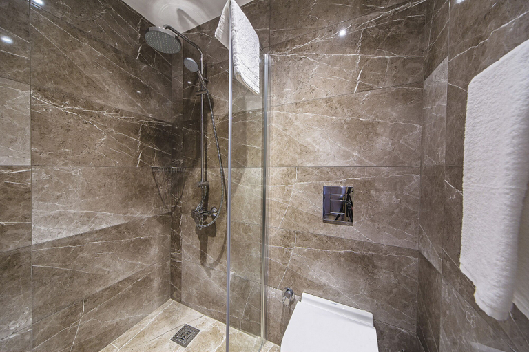 Bathroom 5, Redmont Hotel Nisantasi, Beşiktaş