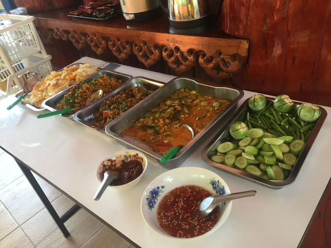Food & Drinks 4, Bussaracum Hotel, Tha Muang
