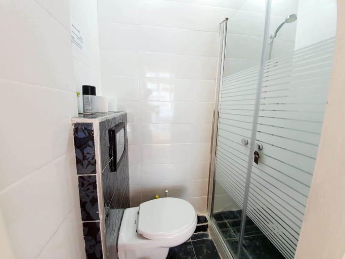 Bathroom, Agas Holiday Apartments Gefen Boutique