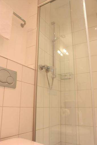 Bathroom 5, Hotel Admiral Frankfurt City Centre, Frankfurt am Main