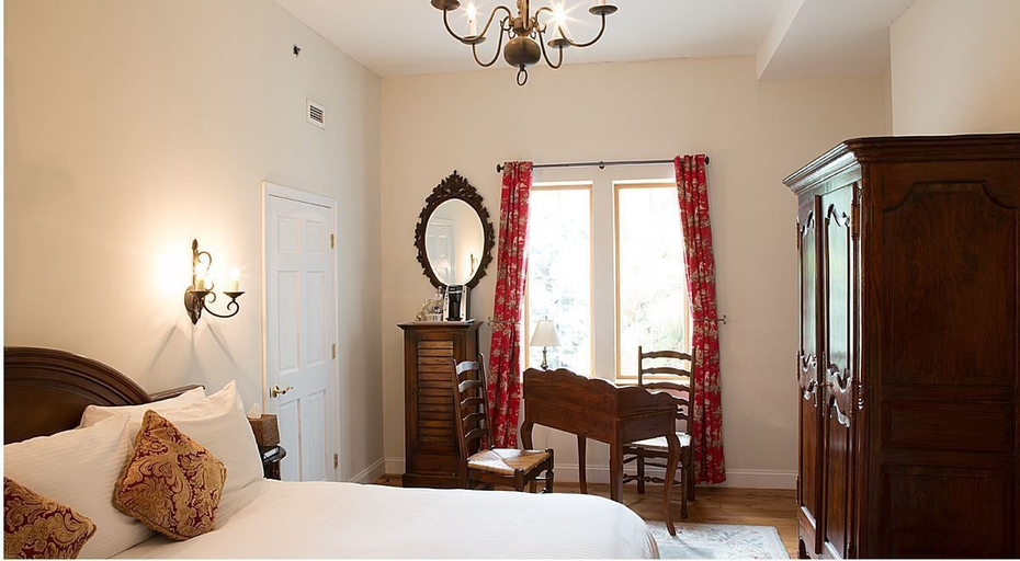 Bedroom 4, Wedmore Place, James City