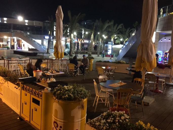 Food & Drinks, Vella Sul Mare