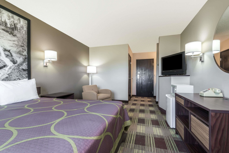 Bedroom 3, Super 8 by Wyndham Kimball, Kimball