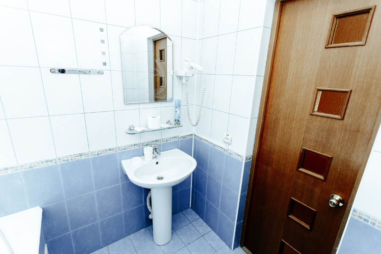 Bathroom 3, Art-Hotel, Sochi gorsovet