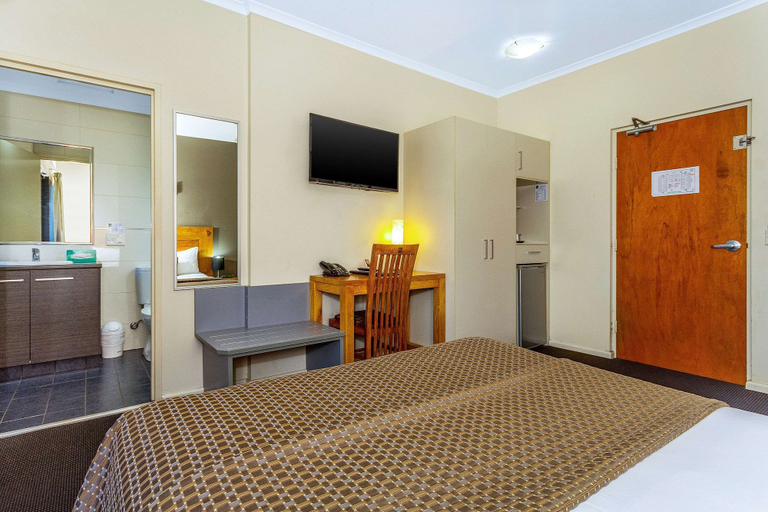 Bedroom 3, Quality Hotel Darwin Airport, Jingili