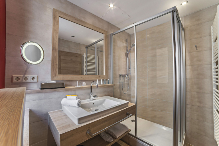 Bathroom 5, Drei Löwen Hotel, München