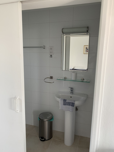 Bathroom 5, Axiothea Hotel