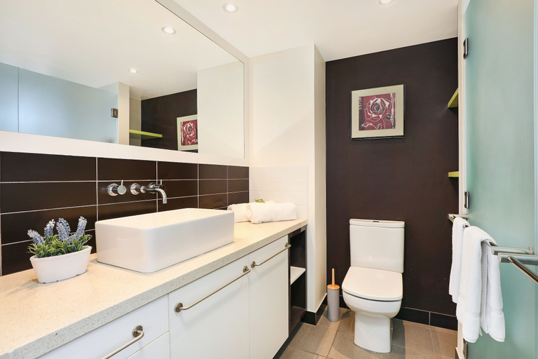 Bathroom 5, Elouera Tower Beachfront Apartments, Maroochy - Maroochydore