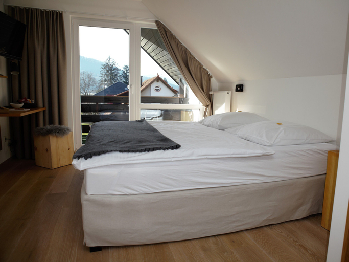 Bedroom 5, Hirschenstube Gästehaus Gehri, Emmendingen