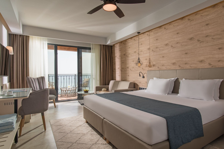 Bedroom 3, Effect Algara Beach Resort - Ultra All Inclusive and Free Parking, Balchik