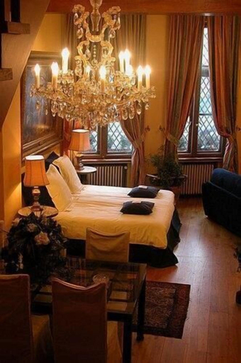 Bedroom 5, Huyze Die Maene, West-Vlaanderen