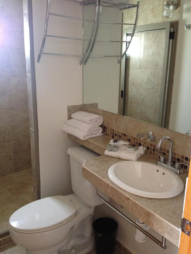 Bathroom 4, Hotel Dajana Boulevard, León
