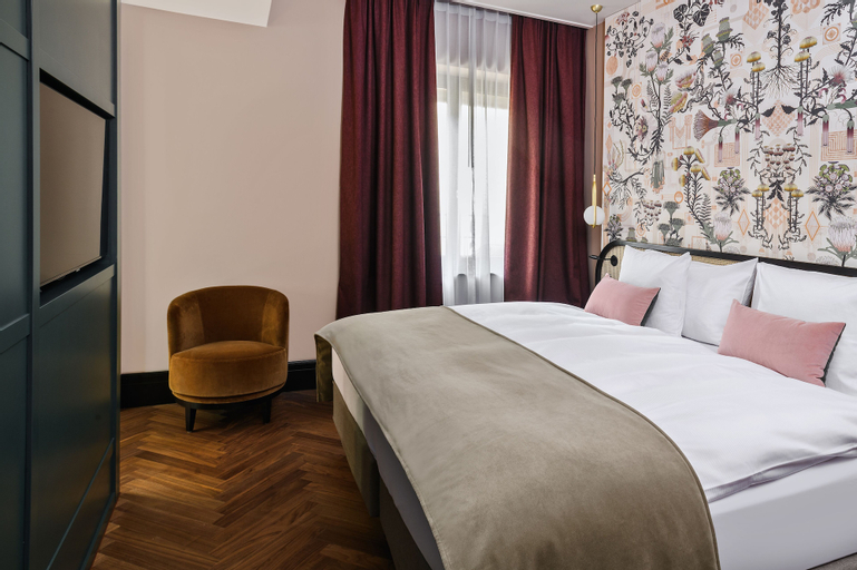 Bedroom 24