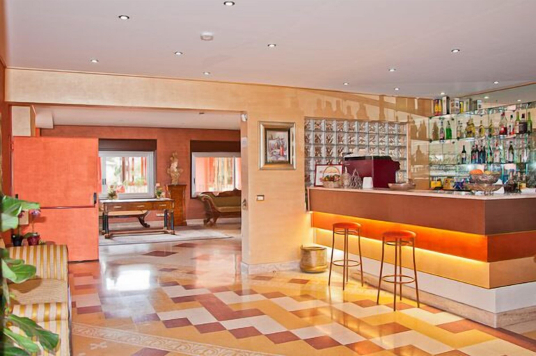 Food & Drinks 5, Ares Hotel, Catania
