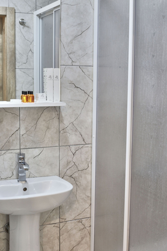 Bathroom 5, Zengin City Hotel, Kartal