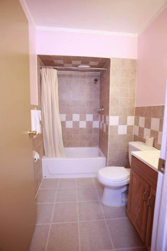 Bathroom 5, Meadowbrook Motor Lodge, Nassau