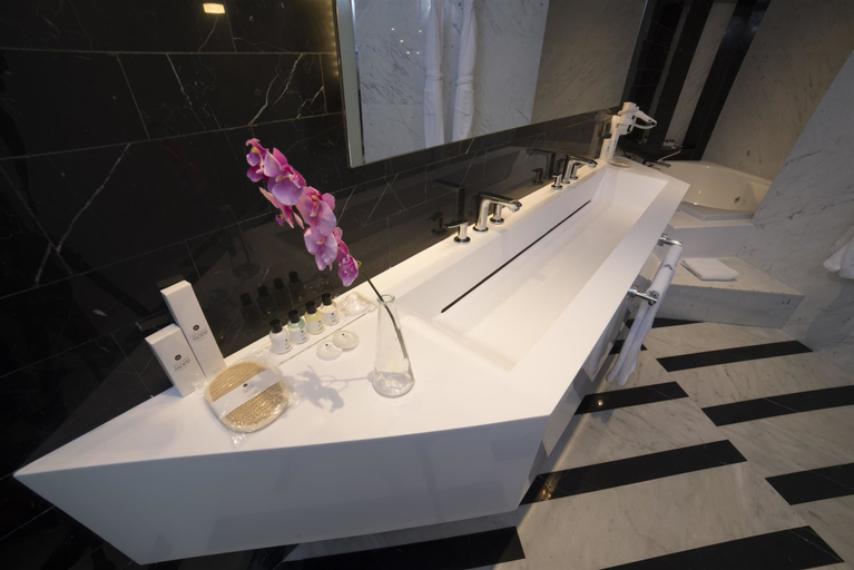 Bathroom 5, Wish More Hotel Istanbul, Bayrampaşa