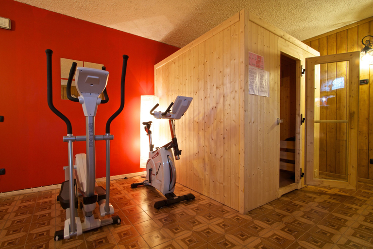 Others 4, Hotel Loredana, Sondrio