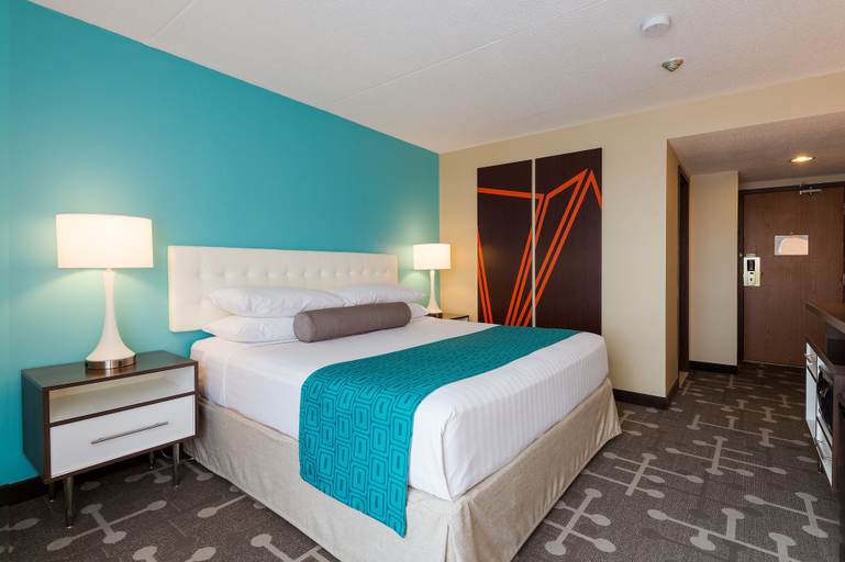 Bedroom 4, Howard Johnson Plaza by Wyndham by the Falls Niagara Falls, Niagara