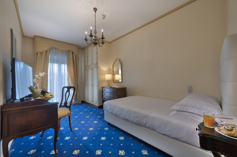 Bedroom 3, President Terme Hotel, Padua