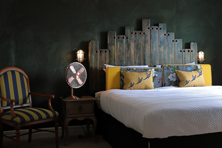 Bedroom 3, Shillingford Bridge Hotel, Oxfordshire