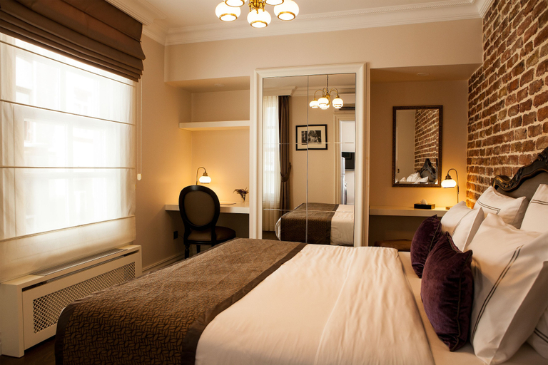 Bedroom 3, Meroddi Pera Flats, Beyoğlu