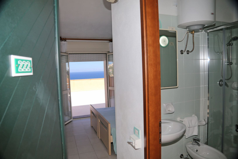 Bathroom, Hotel Residence La Baia, Sassari