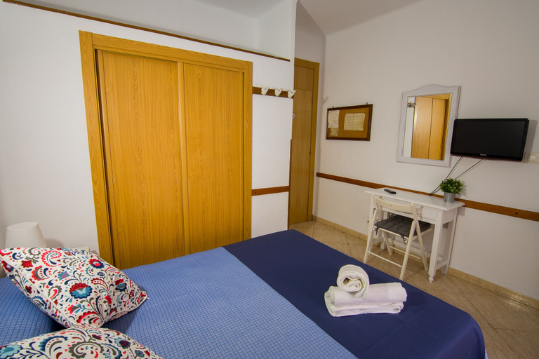 Bedroom 4, Hostal Guillot, Málaga