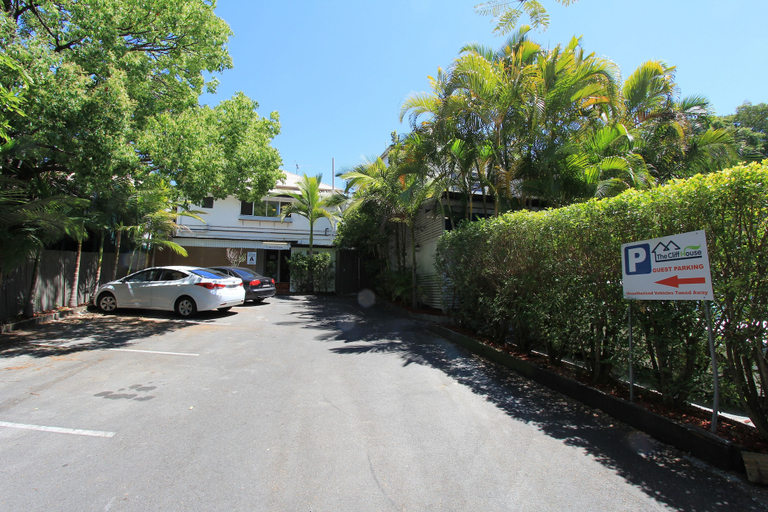 Others 5, The Cliff House, Brisbane