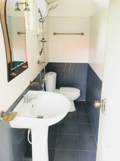Bathroom 5, Sudu Neluma Home Stay, Thamankaduwa