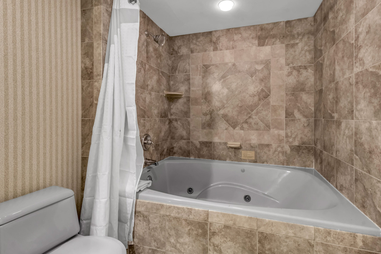 Bathroom 5, Buffalo Airport Hotel, Erie