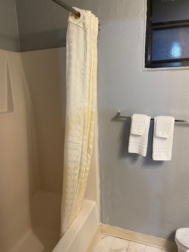 Bathroom 3, Southwind Inn, Cameron