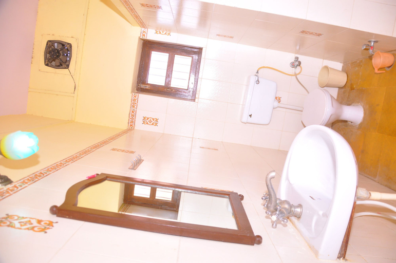 Bathroom 4, Gorakh Haveli, Jaisalmer