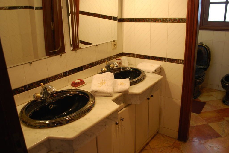 Bathroom 4, Dar Tahra, Casablanca