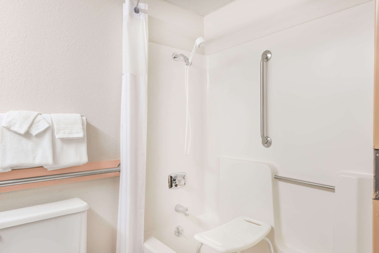 Bathroom 4, Days Inn by Wyndham Kirksville, Adair