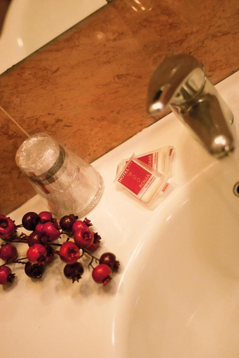 Bathroom 3, Hotel Novecento, Rome