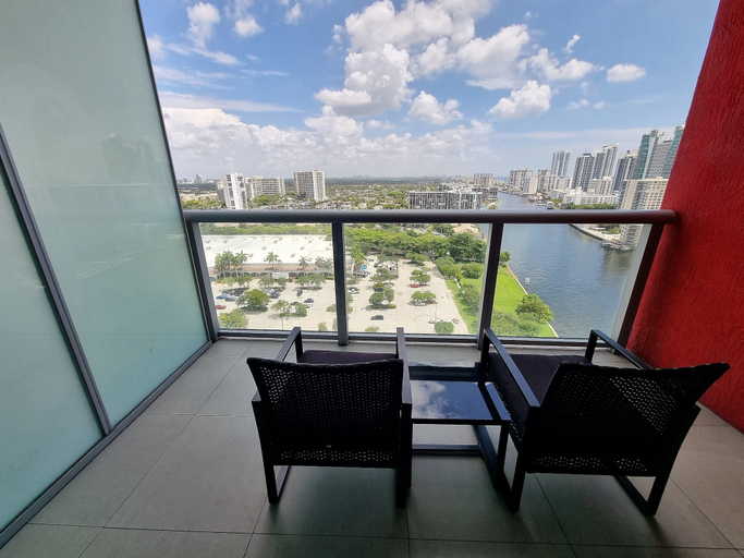 Others 4, BW Luxury Suites, Broward