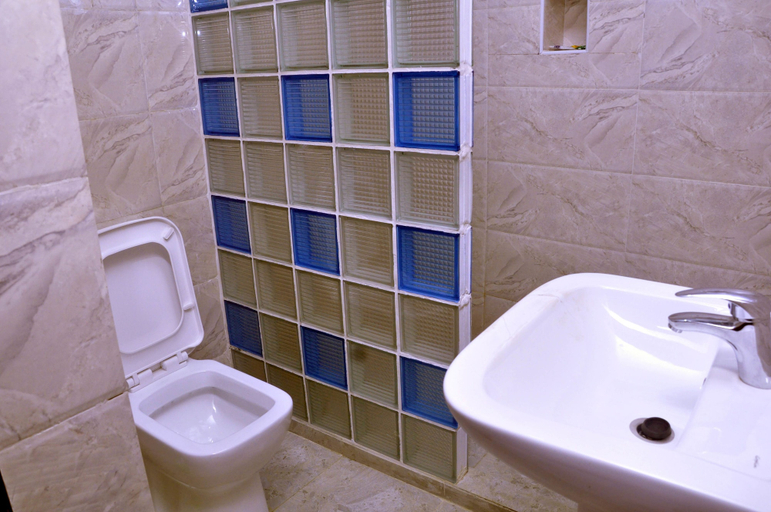 Bathroom 3, BoardWalk Hotels Zone 5, AbujaMun