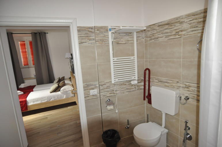 Bathroom 5, Flatinrome Trastevere Deluxe Rooms, Roma