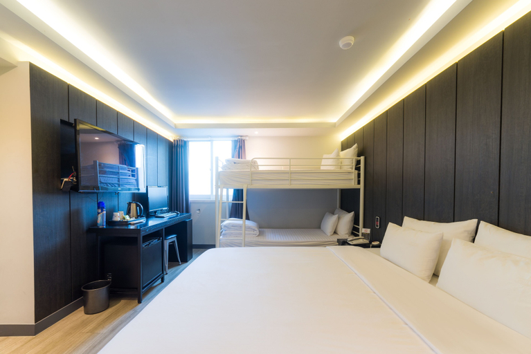 Bedroom 3, Hotel Bridge, Yeongdo