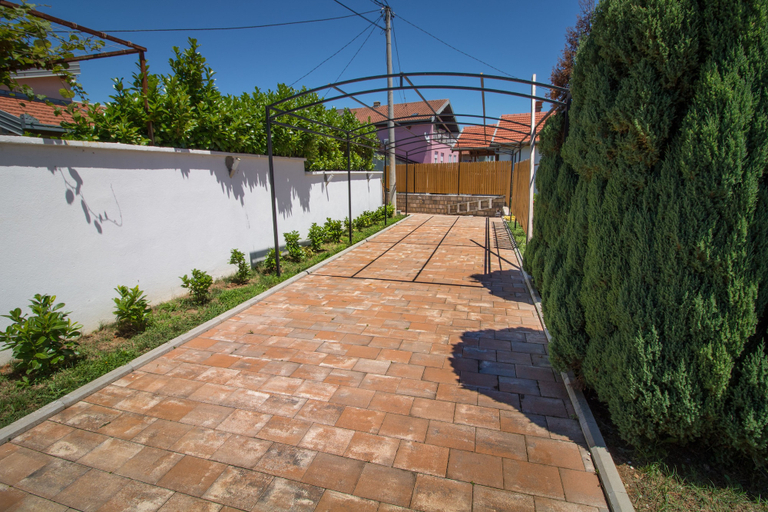 Parking, Villa Blossom, Herzegovina-Neretva