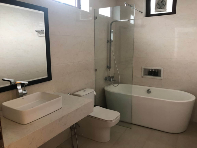 Bathroom 5, Hoi An Emotion Boutique Villa, Da Nang