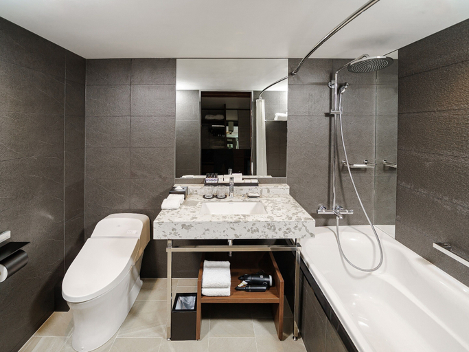 Bathroom 5, Hyatt Regency Yokohama, Yokohama
