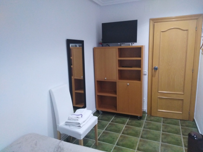 Bedroom 4, Private Rooms - Fira 2, Barcelona